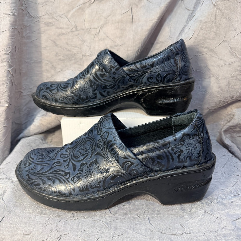 BOC Born Concept Womens Size 9 Shoes Peggy Clogs Slip On Navy Embossed Floral